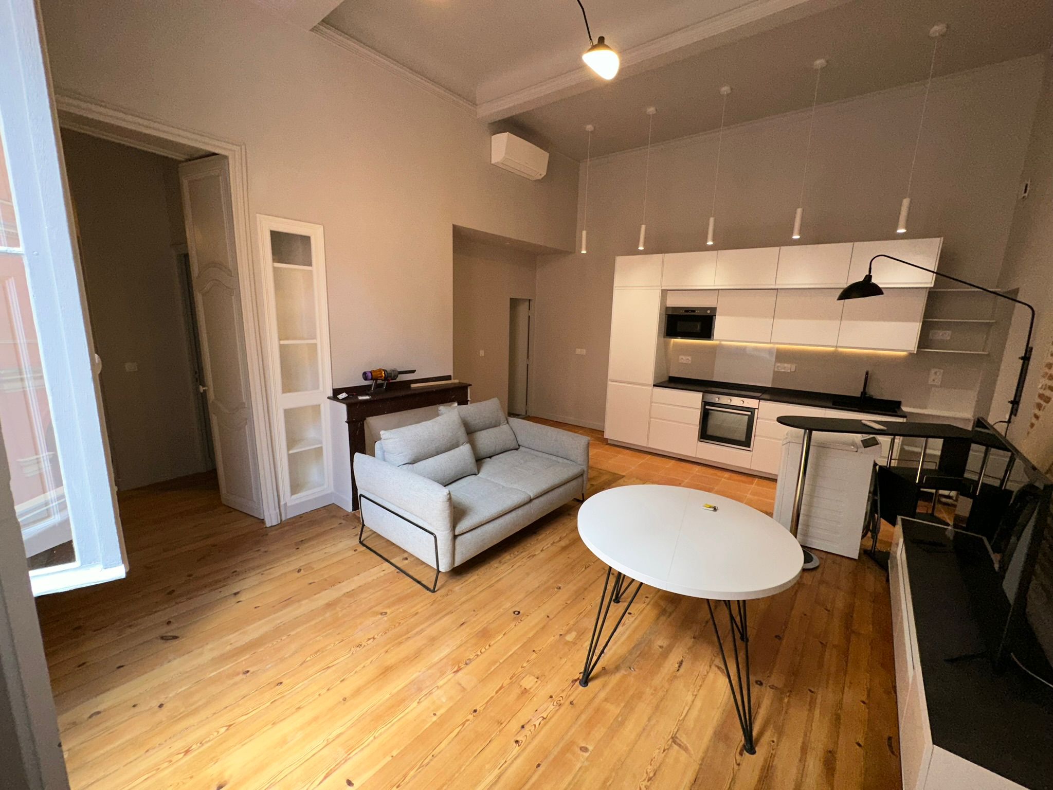 cuisine-parquet-appartement-toulouse-renovation-ancien-tomette-cheminee